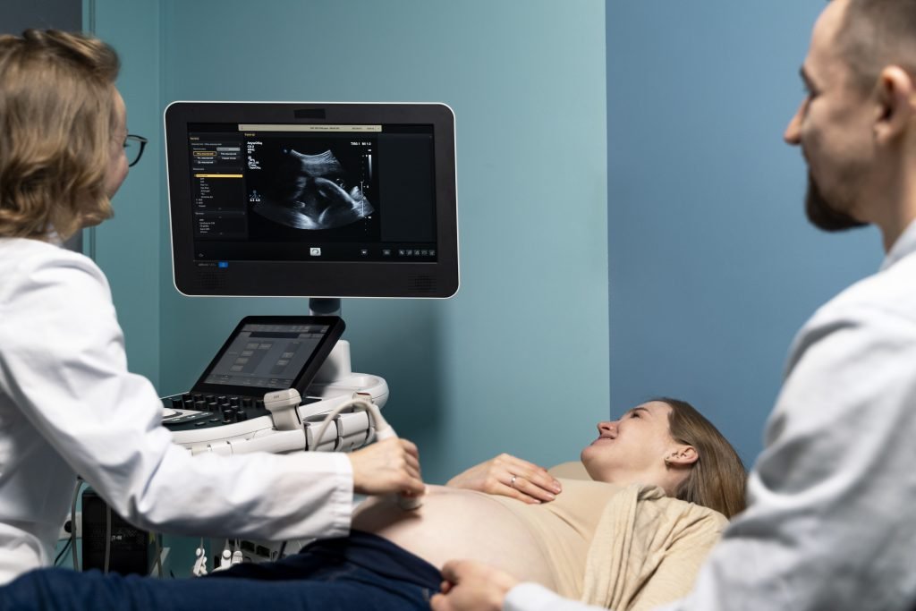 gynecologist-performing-ultrasound-consultation